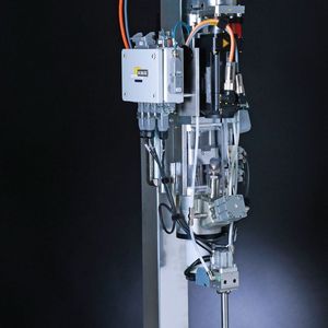 Die Applikationstechnik „a.tron“ für Kleb-, Dicht- und Dämmstoffe hat Nimak selber entwickelt und sie umfasst heute ein Komplettsystem mit allen, optimal aufeinander abgestimmten Komponenten.