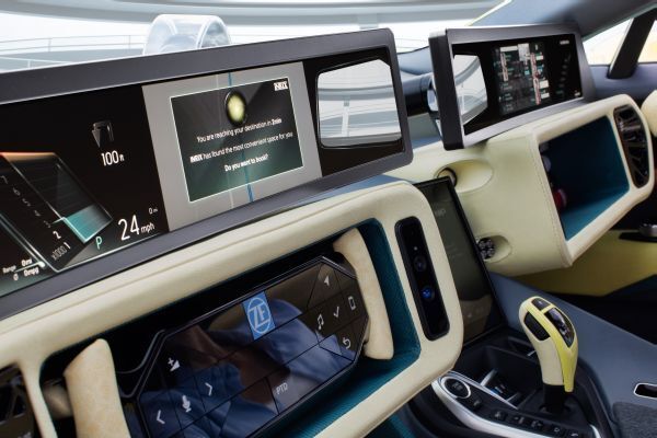 Der hybride Sportwagen Σtos: unterwegs mit persönlichem Autopilot und Drohne. (Rinspeed)