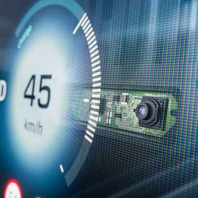 Thanks to invisible sensors installed behind the display, it is possible to detect whether the driver is tired or distracted while driving, for example. (Image:Aumovio)