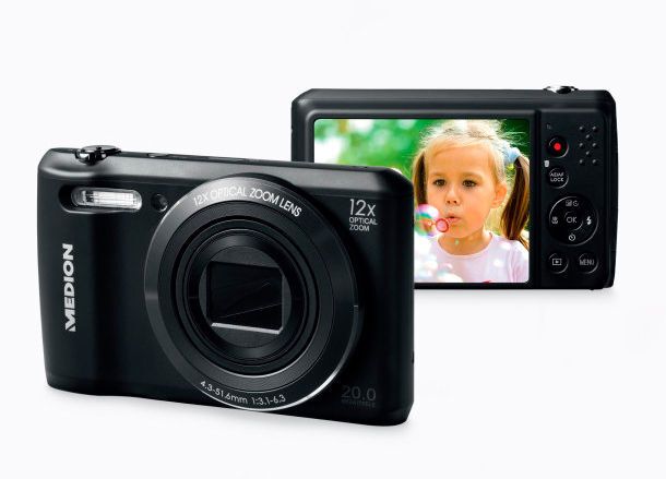 Die Medion-Digicam Life P44022 bietet eine Blende von F3.1 bis F6.3 und eine Brennweite von f = 4,3 bis 51,6 mm. (Bild: Medion)