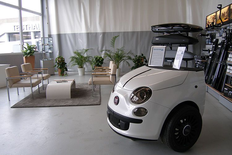 Im hauseigenen Zubehörshop gibt es einiges zu entdecken. (Schreiner / »kfz-betrieb«)