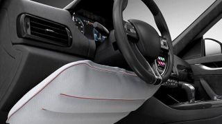 Ein Knie-Airbag des Zulieferers Autoliv. (Bild: Hersteller)