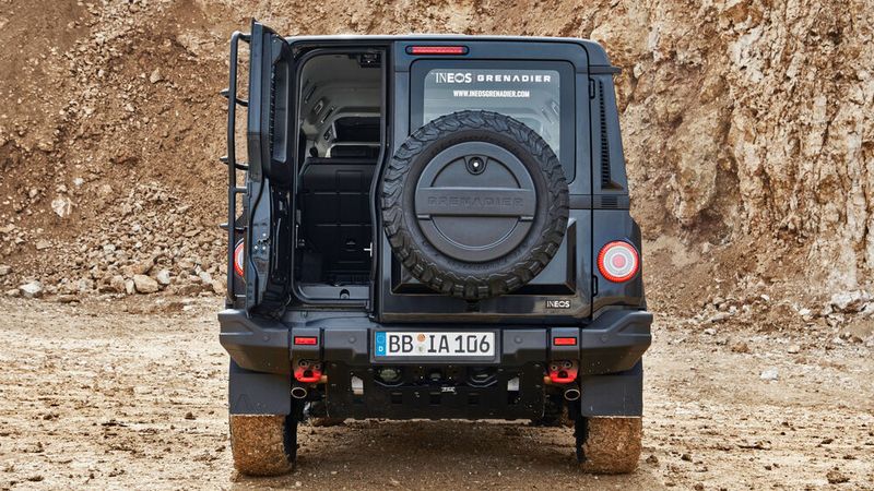 Ganz klassisch hat der Ineos hinten zwei Hecktüren. (Bild: Ineos)