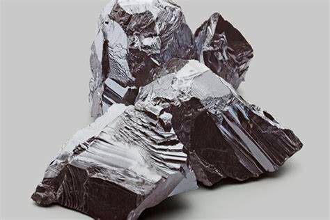 Ohne Lithium gibt es laut Experten keine Energiewende. Doch das meiste davon muss aus Asien importiert werden. Nun hat die EU-Kommission aber zwei Lithium-Abbauprojekte in Ostdeutschland als strategisch wichtig für Europa eingestuft. Lesen Sie hier, was das bedeutet ...(Bild:  Mineralshow)