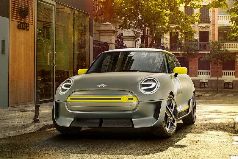 Mini gibt auf der IAA deutliche Hinweise auf sein 2019 kommendes erstes Elektrofahrzeug. (Mini)