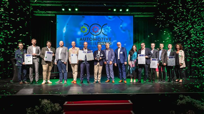 Sieben Gewinner-Betriebe wurden mit dem Automotive Business Award Vertrieb ausgezeichnet. Gesamtsieger in der Kategorie konnte aber nur einer werden ... (Bild: Stefan Bausewein)