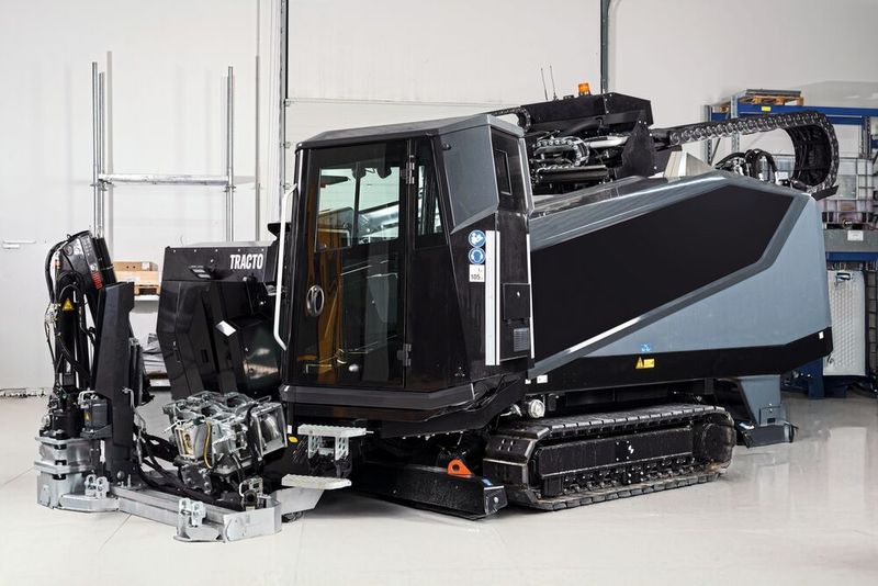 Die HDD-Bohranlagen von Tracto sind darauf ausgelegt, sowohl gerade als auch kurvige Bohrtrassen für Strom-, Gas-, Kommunikations- oder Wasserleitungen durch jede Art von Gelände anzulegen. (Bild: Helukabel/Andreas Metzner Fotografie)
