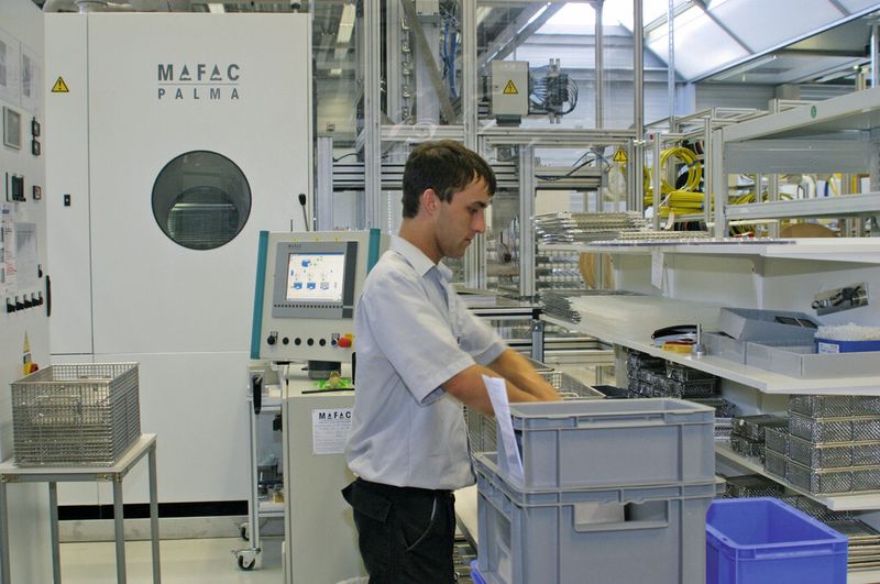 Die Mafac-Reinigungsanlage Palma läuft bei Trumpf in der Regel im Einschichtbetrieb. Sie wird von einem Team von speziell geschulten Mitarbeitern beschickt. (Bild: Mafac)