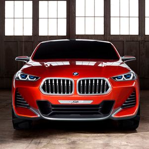 (BMW)
