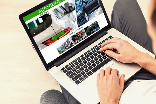 Gerade in der Corona-Krise ist die Nutzung von Social Media extrem hilfreich für Autohäuser.(Bild:  © Angelov - stock.adobe.com)