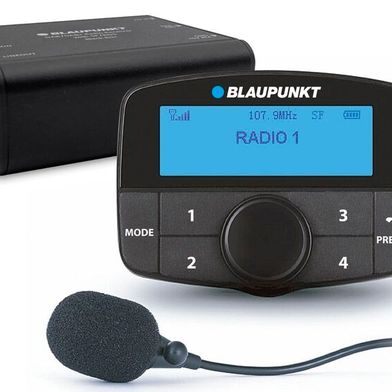 Mit dem DAB’n’play 550 führt Blaupunkt alte Autoradios in das digitale Zeitalter. (Bild: Blaupunkt)