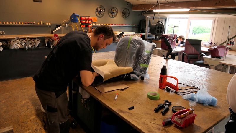 Die Sattlerei wird bei der Oldtimerrestaurierung oft gebraucht. (Bild: Wenz - VCG)