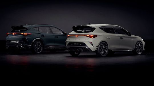 Der Cupra Leon und der Cupra Formentor sind künftig mit Abt-Tuning erhältlich.(Bild:  Cupra)
