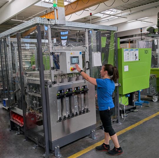 Weiss hat umfassendes Know-how in der Planung und Fertigung von automatisierten Anlagen für den eigenen Bedarf.(Bild:  Weiss)