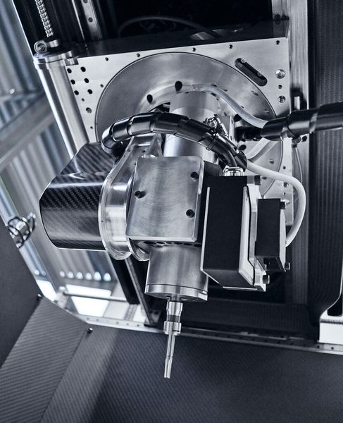 Die fünfachsigen Maschinen Ultrasonic 260 und 360 verfügen über ein steifes, langzeitstabiles und thermosymmetrisches Maschinenkonzept. (Bild: DMG Mori)