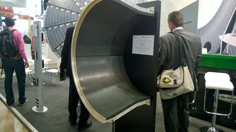 Kunststoffverarbeitung Wimmer und PFW Aerospace präsentierten einen Special Acoustic Absorber (SAA) zur Schallpegelsenkung von Flugzeugtriebwerkslärm. (Bild: D.Quitter/konstruktionspraxis)