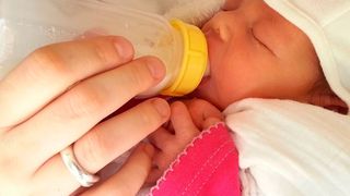 Babymilch immer frisch zubereiten (Bild: gemeinfrei)