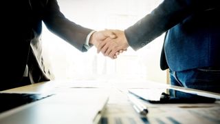 flexera---bernahmen-freepik-snowing-16-9 (Freepik/Snowing)