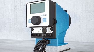 Die neue Schrittmotorpumpe ist extra für besonders kleine und präzise Förderleistungen ausgelegt. (sera)