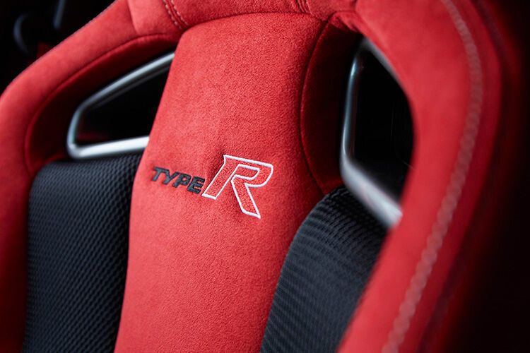 Die Sitzposition ist hervorragend, die Sitze sind bequem. (Bild: Honda)