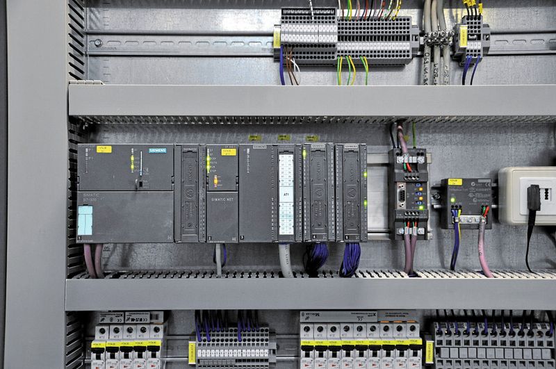 Bild 3: Die Simatic T-CPU dient zur flexiblen Koordination aller Abläufe. (Bild: Siemens)
