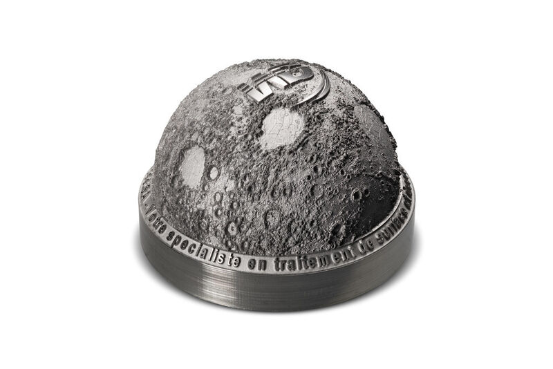 Texturisation 3D de la lune avec mise en couleur Rhodium Noir. (Image: Studio Contraste)