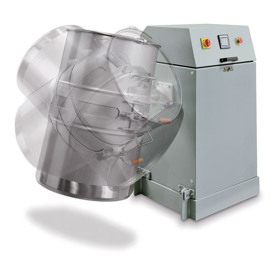 Der neue kippbare Mixomat C-SE mit elektrischem Linearantrieb ist für Fassgrößen von 100 bis 400 Liter ausgelegt. Der neue kippbare Mixomat C-SE mit elektrischem Linearantrieb ist für Fassgrößen von 100 bis 400 Liter ausgelegt.
