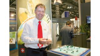 Beat Löffel, Leiter Verkauf und Marketing bei Alesa präsentiert das neue Nutex-Mini-System. (Archiv: Vogel Business Media)