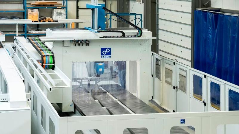 The Lambda GT machining center enables 3D machining in a five-axis interpolated system across a wide range of materials — from wood and laminates to metals such as aluminium. (Source: Siemens)