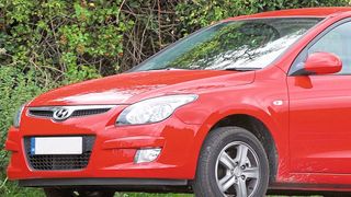 Hierzulande müssen über 15.000 Hyundai i30 aus dem Produktionszeitraum vom 7. November 2006 bis 14. Dezember 2010 für etwa 20 Minuten in die Vertragswerkstatt. (Bild: My New Car Hyundai i30 - August 2009 / Airwolfhound / CC BY-SA 2.0)