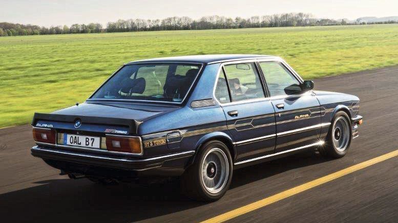 Gleichzeitig stellte Alpina den B7 Turbo auf der Basis des BMW 5er (E12) vor. Der war mit seinem aufgeladenen Sechszylinder-Triebwerk und einer Leistung von 300 PS die schnellste Serienlimousine der Welt. (Alpina)