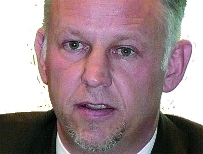„Hybride Systeme bieten die Möglichkeit, den aktuellen Bedarf kostengünstig zu decken und Kapazitäten bei Bedarf zu erweitern; die Synchropress bietet dafür Unterstützung“, sagt Ronald Baiker von M. E. Bruderer. Bild: Kuhn (Archiv: Vogel Business Media)