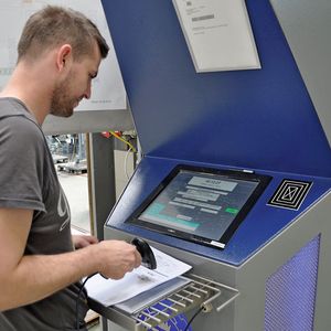Seit dem Launch des ERP-Systems zum Jahreswechsel 2013/2014 werden sämtliche Produktionsmitarbeiter mithilfe des MES-Moduls zur Personalzeit-Erfassung geführt und verwaltet. 