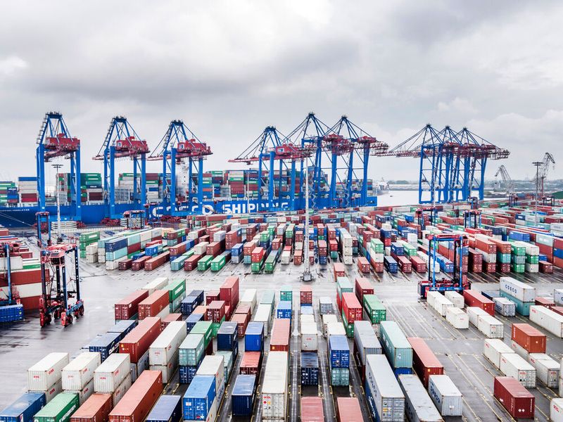 Das Cluster Clean Port & Logistics (CPL) im Hamburger Hafen wird im Rahmen des Nationalen Innovationsprogramms Wasserstoff- und Brennstoffzellentechnologie durch das Bundesministerium für Digitales und Verkehr gefördert.