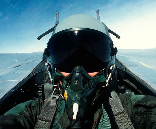 Kampfjetpiloten waren die ersten Anwender von Augmented Reality. (Bild:   / CC0)