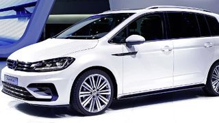 Der neue Volkswagen Touran ersetzt den Vorgänger ab September, der als Klassenbester fast zwei Millionen Mal gebaut wurde. (Foto: Volkswagen)