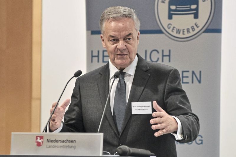 ZDK-Geschäftsführer Christoph Konrad (Hauptstadtbüro): „Der ZDK ist in der Antriebsfrage technologieoffen!“ (Bild: Zietz/»kfz-betrieb«)