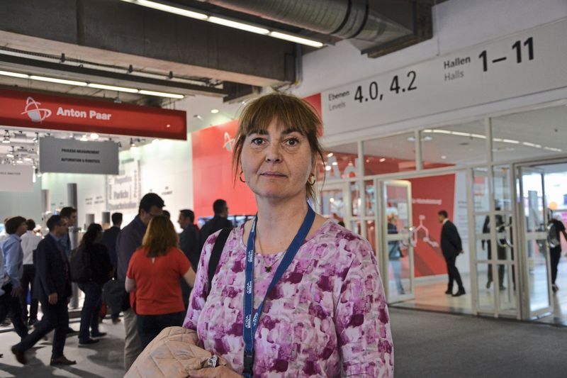 „Ich erwarte einige Aussteller zu treffen und Informationen zu gewinnen. Ansonsten bummele ich einfach über die Messe und schaue was mir so über den Weg läuft“, Martina Hägedorn, Leitung Futtermittellabor/FA Wissenschaft, Mega Tierernährung. (Bild: PROCESS)