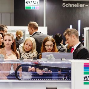 Im Fokus stehen Themen wie Industrie 4.0 inklusive IT, Maschinenverfügbarkeit, Betriebssicherheit, Energieeffizienz sowie effiziente Konstruktions- und Bestellprozesse.