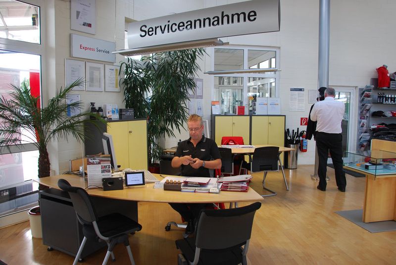 Die Serviceannahme des Autohauses Altbertsmeyer. (Archiv: Vogel Business Media)