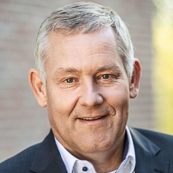 Prof. Dr. Fanz Vallée, Vallée und Partner: „Die wenigsten Menschen wissen, was Blockchain überhaupt bedeutet. Noch viel weniger können erklären, was genau eine Blockchain ist und wie diese genau funktioniert.“ (Studio Wiegel)