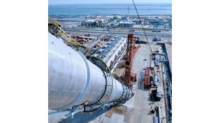 Die Demoanlage wandelt CO2 in Methanol und Methanol in Benzin um und liefert synthetische Kraftstoffe für verschiedene Anwendungsbereiche im Leichttransportsektor. (Bild: Thyssenkrupp Industrial Solutions)