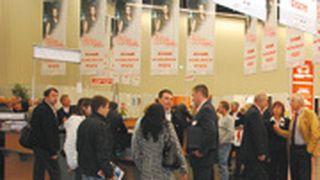 Rund 15.000 Inhaber und Mitarbeiter von Servicebetrieben besuchten die Hausmesse der Bosch-Vertragsgroßhändler Knoll, Küblbeck und Lorch. Fotos: Rubbel (Archiv: Vogel Business Media)