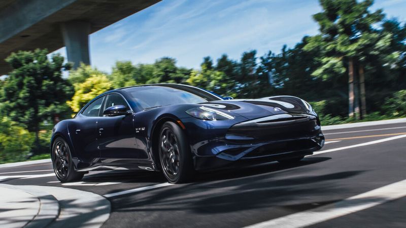 Der Karma Revero dagegen kommt als klassischer Sportwagen daher. (Bild: Karma Automotive)