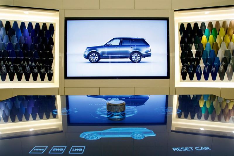 Die Individualisierung beschränkt sich derzeit vor allem auf die Luxusausstattung. Bald schon will SVO aber auch spezielle Design-Kits entwickeln. (Jaguar Land Rover)