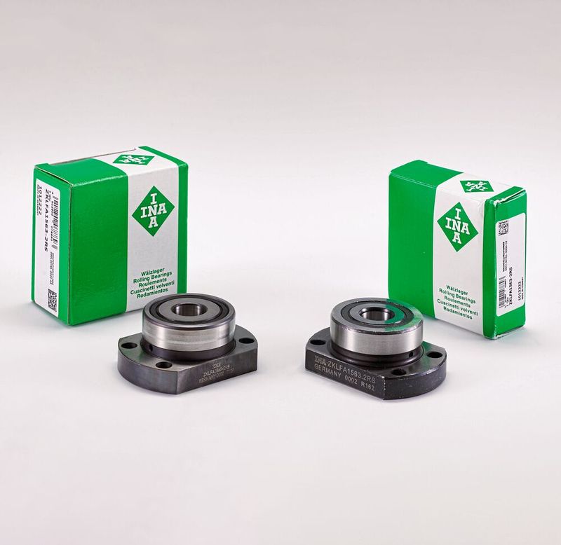 2022 hat die Fälschung eines Schaeffler-Produkts es auf den dritten Platz geschafft: links das Original Axial-Schrägkugellager, rechts die Fälschung aus China.(Bild:  Plagiarius)