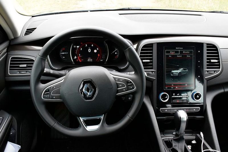 „Sport“, das zum gediegenen Charakter des Kombis wenig passt, und ... (Rosenow / »kfz-betrieb«)