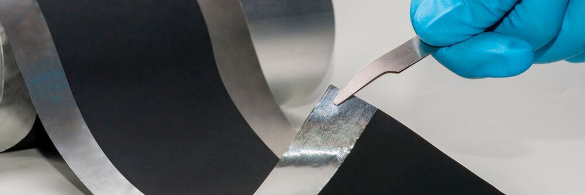 The Fraunhofer IWS process enables battery electrodes to be produced on a pilot scale without the use of toxic solvents.