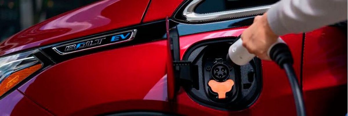 GM recently announced that it will add 3,500 EV chargers to its facilities in the US and Canada. This represents a tripling of workplace charging at GM plants and offices.