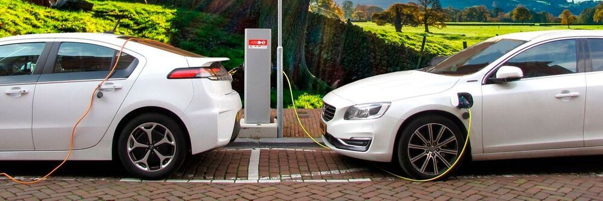 With a 50 kW rapid charger, it can still take more than 30 minutes to add 160 km of range to a typical 60 kWh electric vehicle.